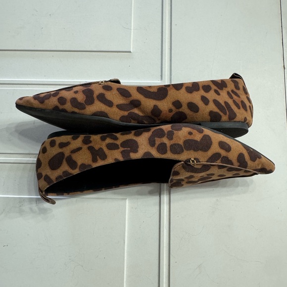 Lulu's Emmy Vegan Suede Leopard Print Vegan Pointed Toe Shoes Loafers Size 6.5 - Picture 2 of 6
